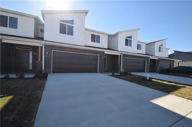 Photo - 1821 Lapis Ave