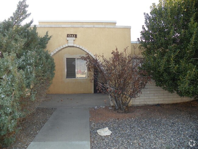 Building Photo - 1343 Rio Rancho Dr NE Rental