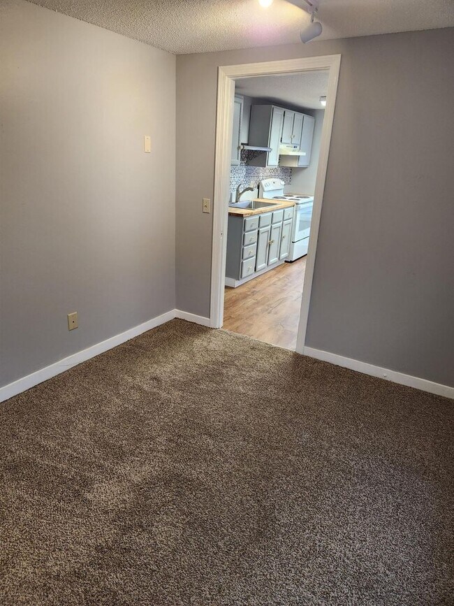 Photo - 7 Western Ave Unidad Apt 2