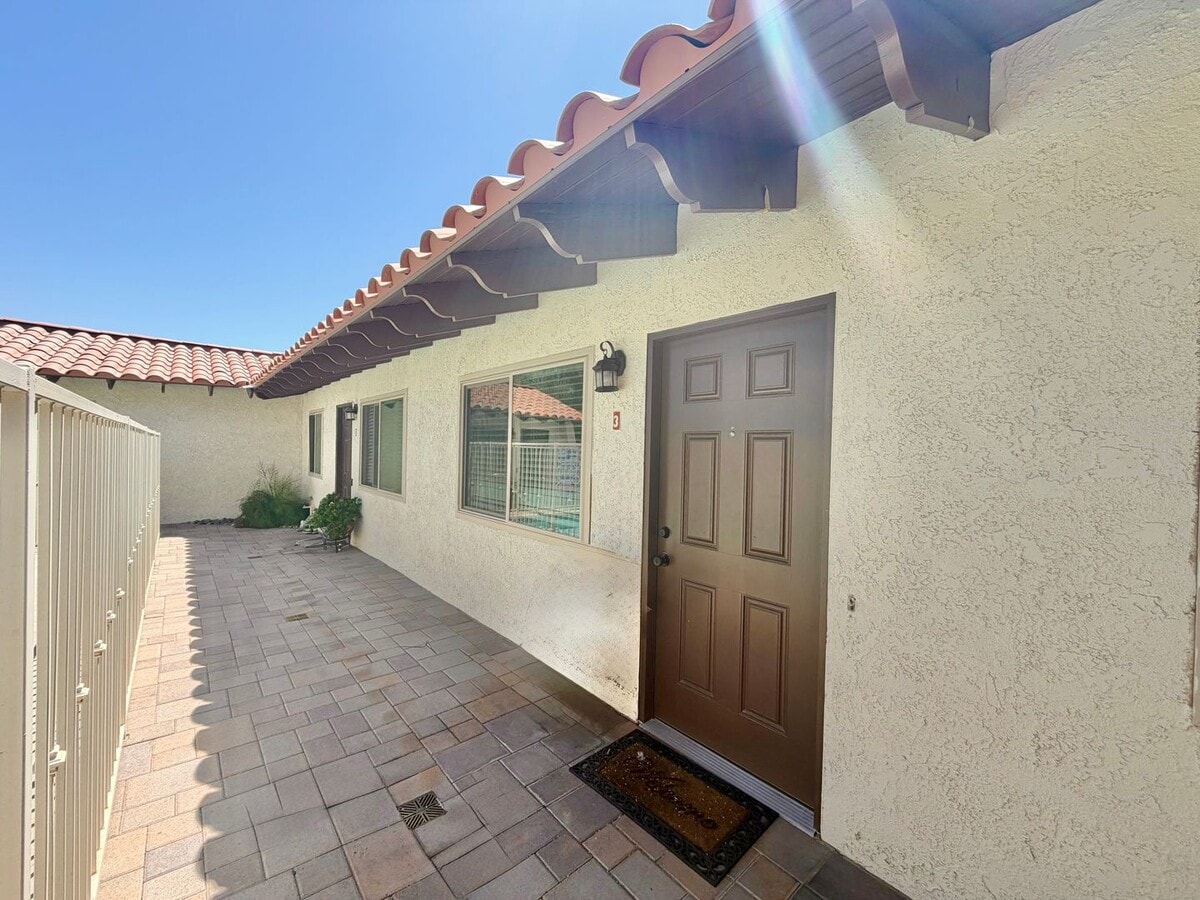 Photo - COMING SOON!! 2 Bedroom 1 Bathroom apartment in Palm Springs! Unit 03