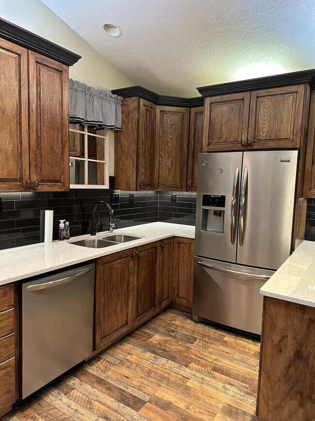 Photo - 435 46th Ave