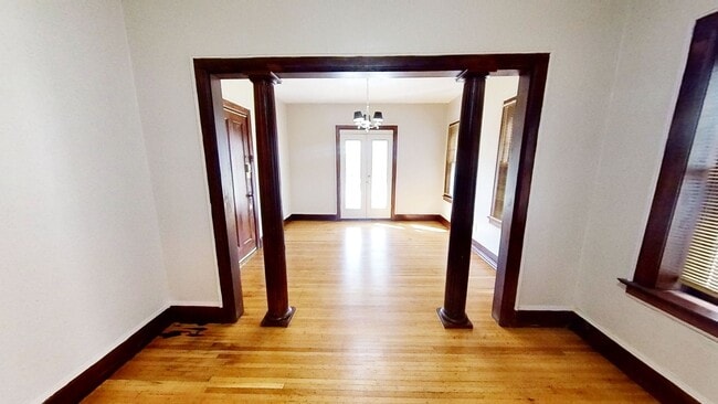 Photo - 100 Laburnam Crescent Unit 1
