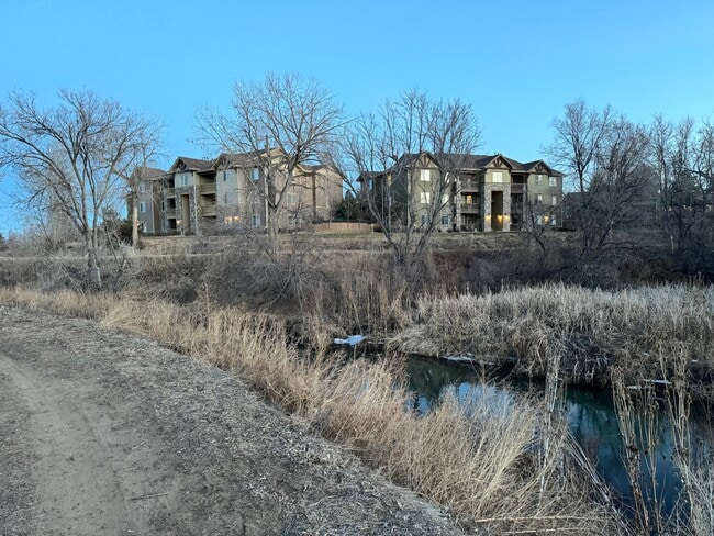 Building Photo - 8035 Lee Dr Unit 201