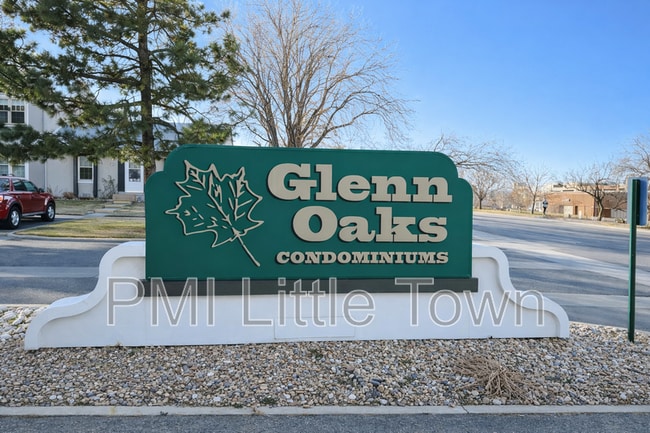 Building Photo - 2301 E Fremont Ave Unit Apt W5