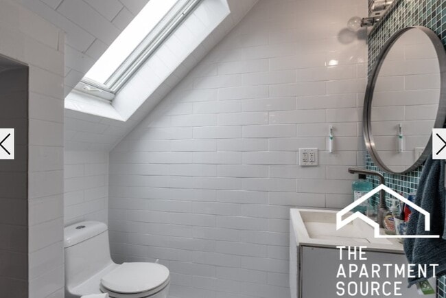 Photo - 1937 N Winchester Ave Unit 2