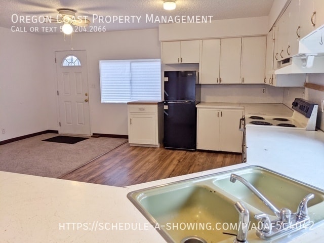 Photo - 675 SE Keel Ave