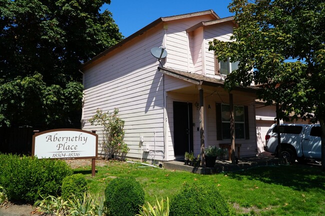 Building Photo - Now Leasing at Abernethy Place Apartments! Unit 18304-B