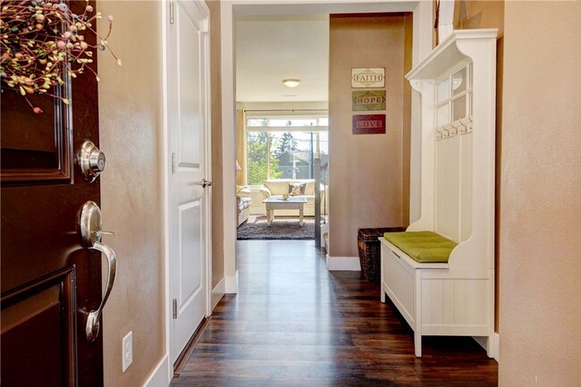 Photo - 729 207th St SW House