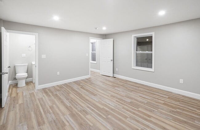 Photo - 98 Southville Rd