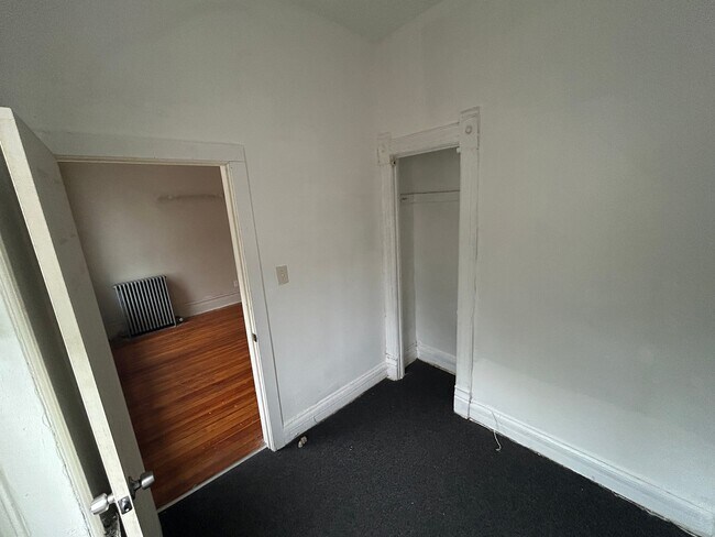 Photo - 735 E 88th St Unidad 3F