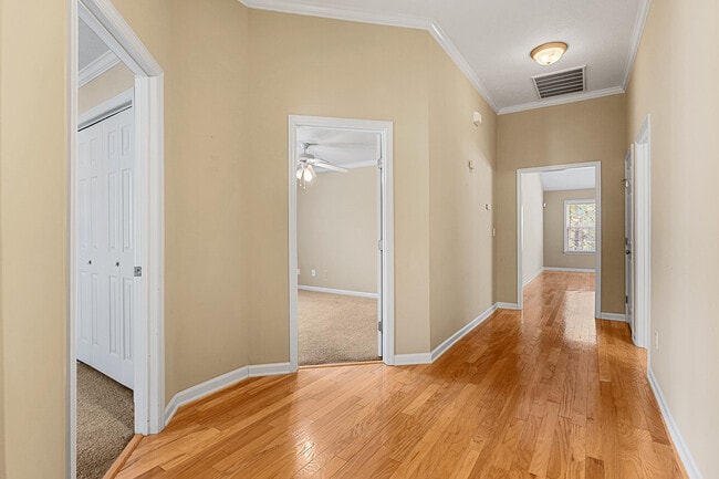 Photo - 228 Full Cir Dr