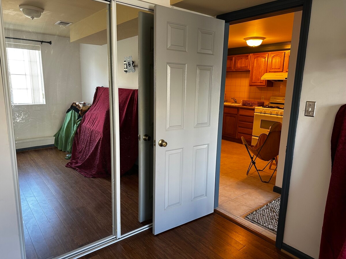 2nd bed room - 1958 44th Ave Unit Ocean Beach In-law Apt