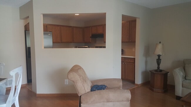 Photo - Charming 2 Bedroom Townhome for Rent in Chanhassen!! Available Aug 1