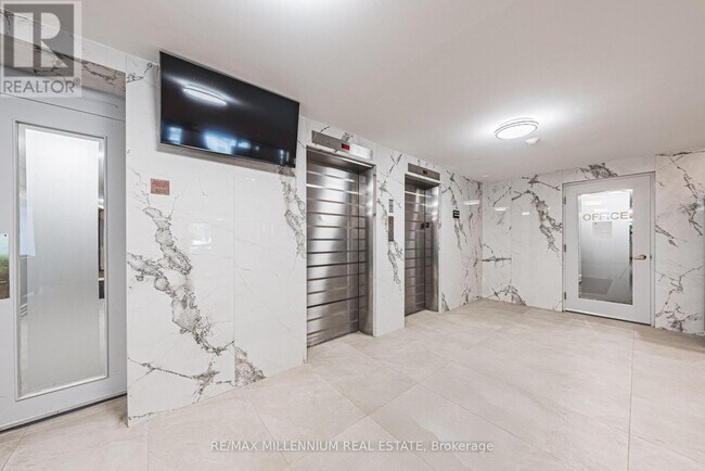 Photo - 2160 Lakeshore Rd. Unité 708