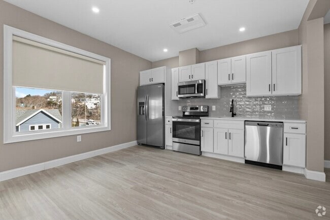 Building Photo - 3 Washington Sq Unit #503 Rental