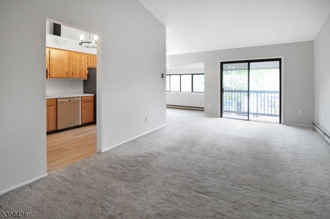 Photo - 70 Meadowview Dr