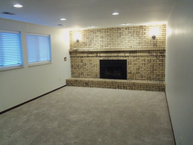 10660 W 79th Pl