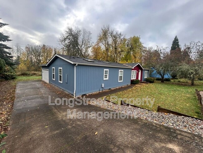 Photo - 2520 NW Robinhood St