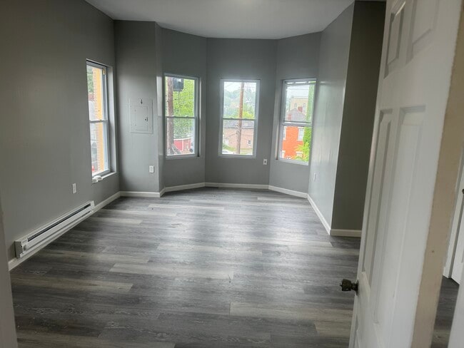 Building Photo - 506 4th St Unit 4