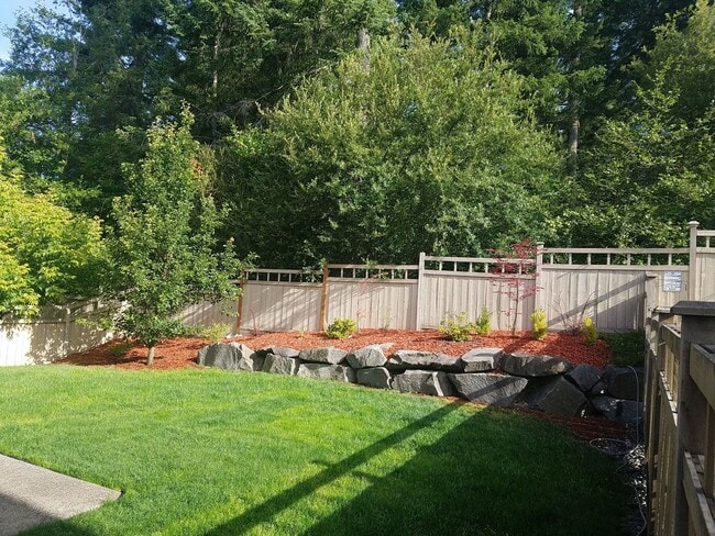 Photo - 4 Bedroom + Office in NE Lacey - Fully Fenced Yard and Minutes from freeway and JBLM - Available ...