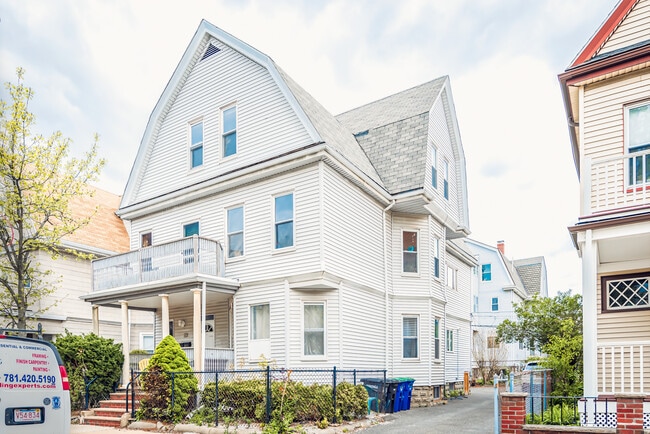 Building Photo - 23 Wisconsin Ave Unit 2