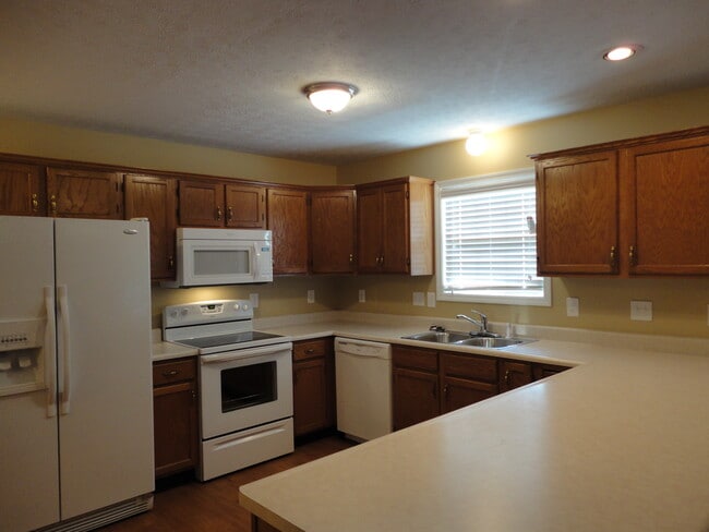 Photo - 912 N Garver Rd