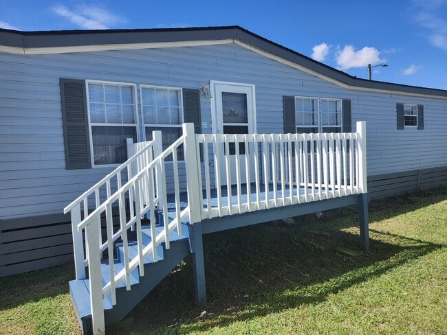 Building Photo - 5540 W Oglethorpe Hwy Rental