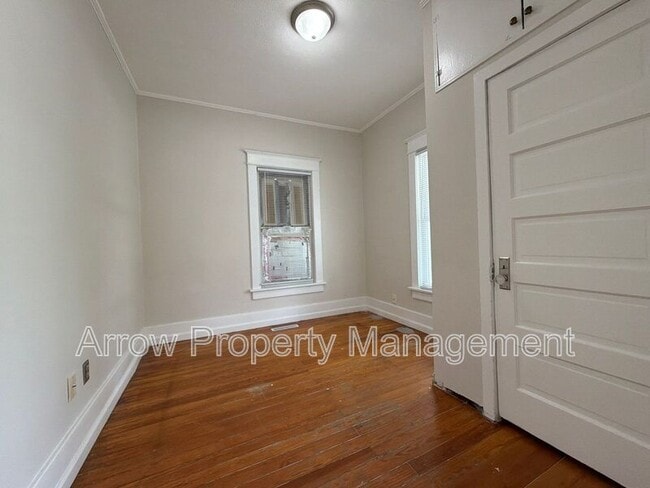 Photo - 2516 Dudley St