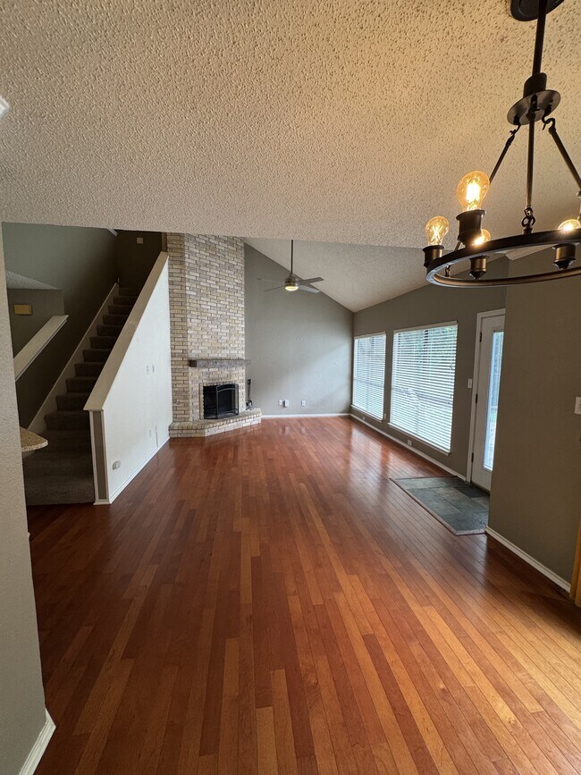 Photo - 13815 Stone Hollow
