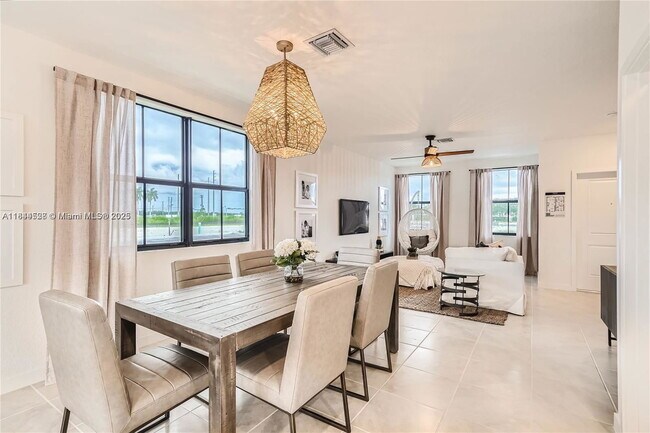 Photo - 409 NW 12th Pl