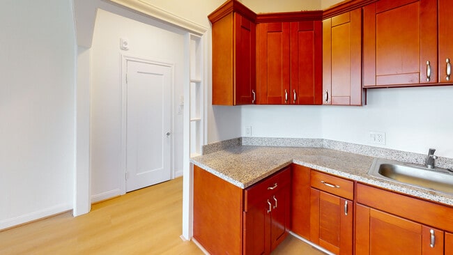 Building Photo - 922 Fulton St Unit 406