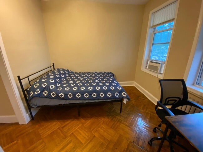 Photo - 4003 8th St NW