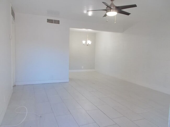Photo - Cozy 1-Bed Condo in Las Vegas in Convenient Location Unit 5