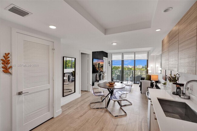 Photo - 121 NE 34th St Unit 910