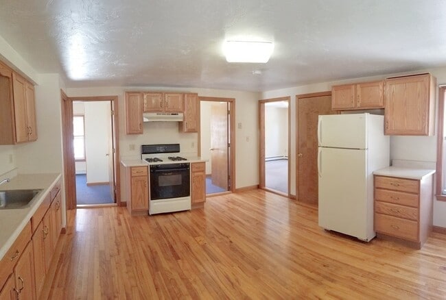 Building Photo - 6 Pond St Unit 2