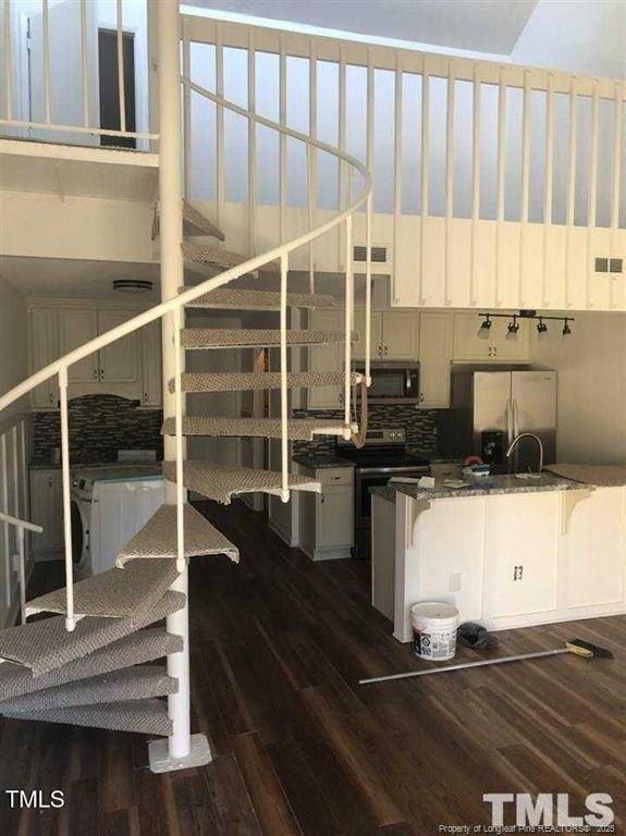 Photo - 3083 Huntleigh Dr