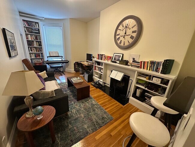 Photo - 167 Beacon St Unidad 9