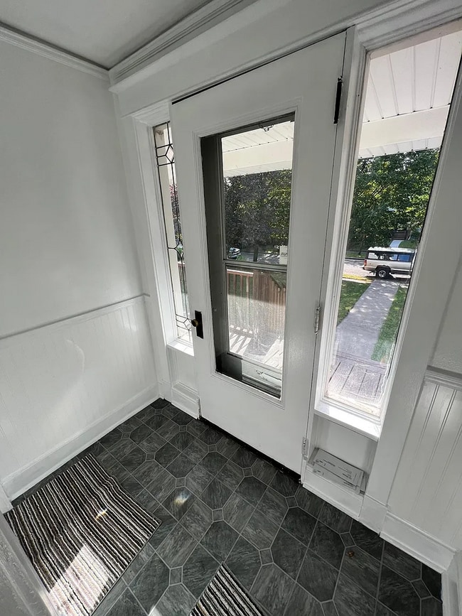 Photo - 4813 W 5th St Unit 2 Upper