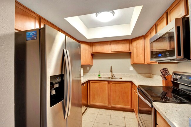 Spacious, 2 Bedroom 2 Bath Scottsdale Cond... - Spacious, 2 Bedroom 2 Bath Scottsdale Cond... Condo Unit 230