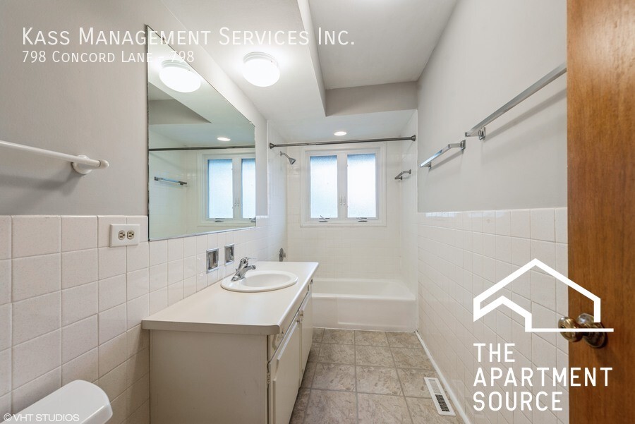 Photo - 798 Concord Ln