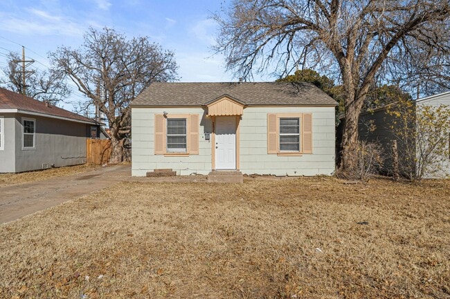 Building Photo - Great 2 bed 1 bath near Texas Tech and the Medical District now available.
