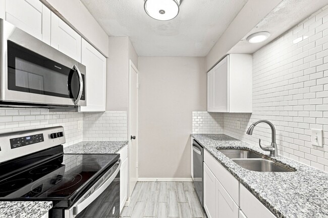4BR/2.0BA Single Family - Garland