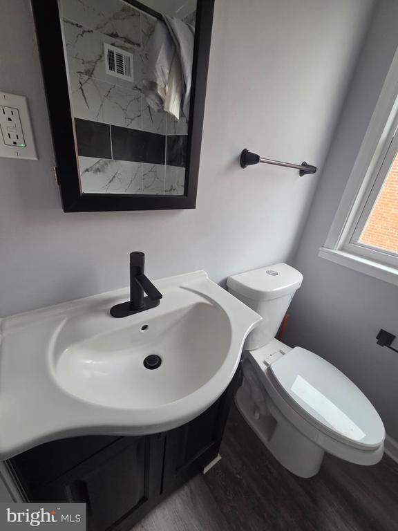 Building Photo - 7545 Ives Ln