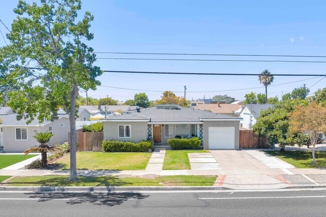 Building Photo - 4 Bedroom, 4 Bathroom Home – Ideal for Stu...