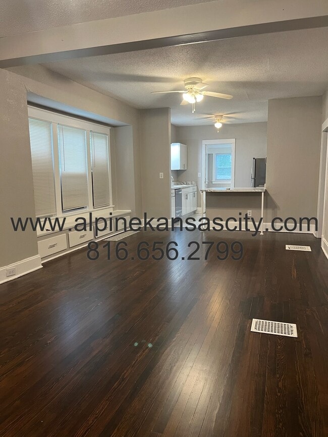 Photo - Updated Bungalow in Center District!