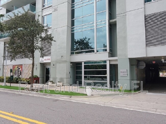 Photo - 111 N 12th St