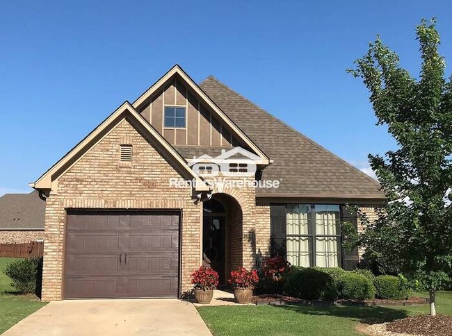 Building Photo - Charming brick 3 bedroom 2 bath garden home