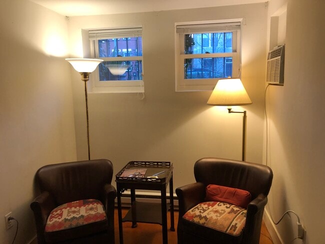 Photo - 134 13th St SE Unidad lower level