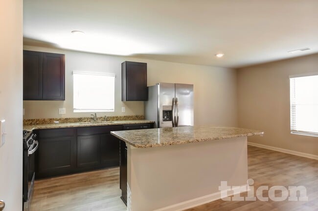 Photo - 927 Equine Dr