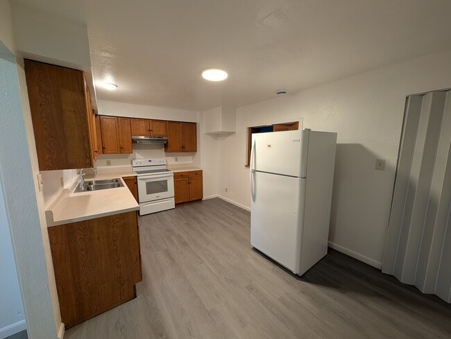 Cocina - 1508 Woodmont Ave